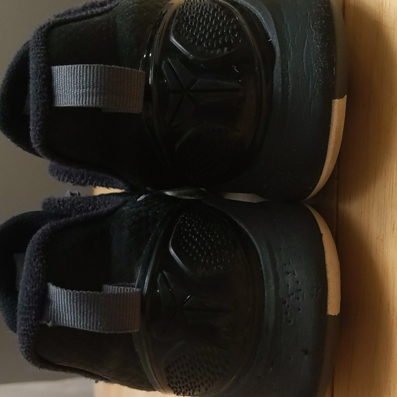 Nike Kobe shoes - Picture 4 of 4
